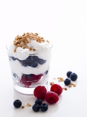 yoghurt met fruit en muesli